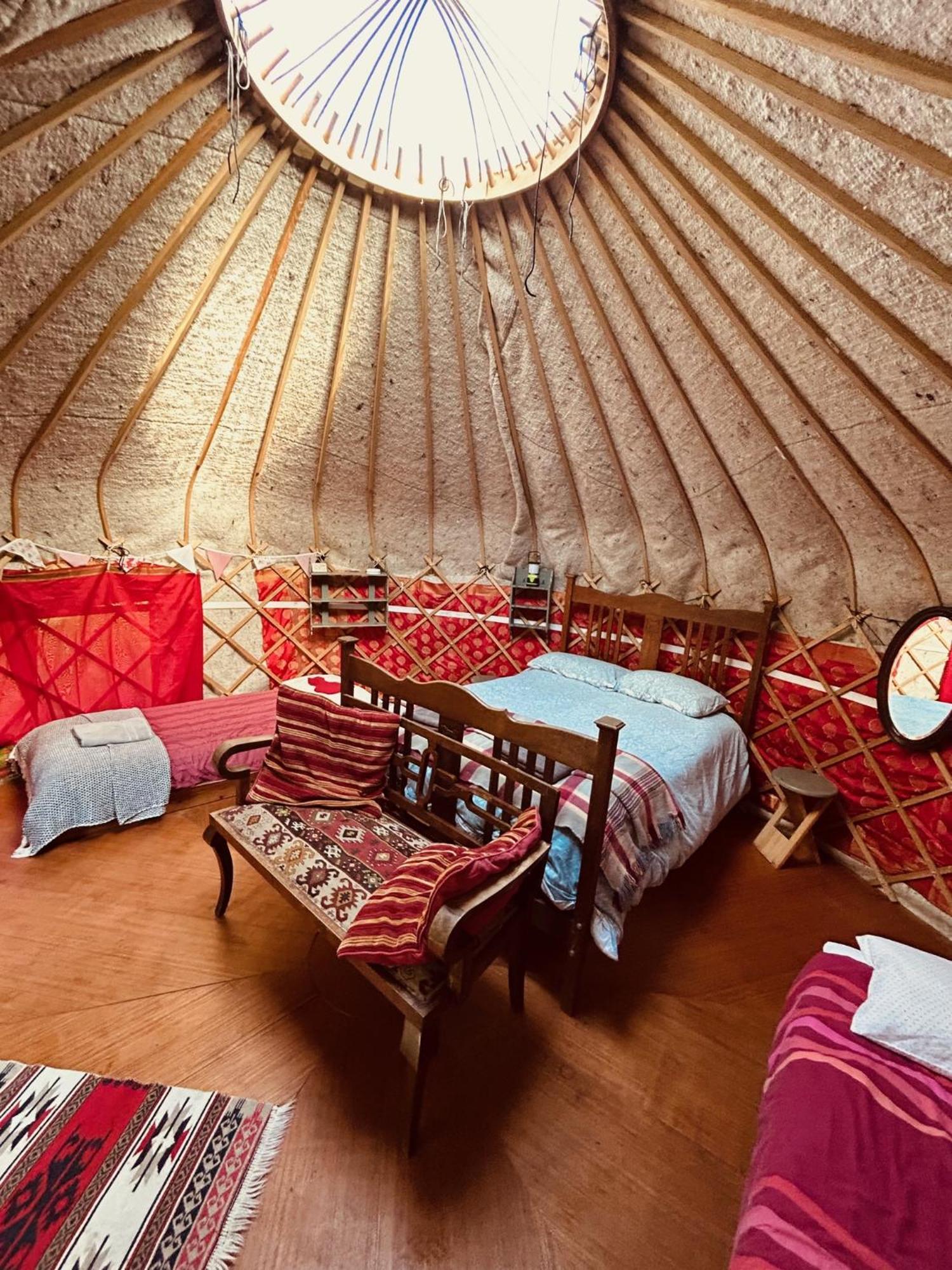 Hotel Ceridwen Glamping, Double Decker Bus And Yurts Llandysul Zewnętrze zdjęcie