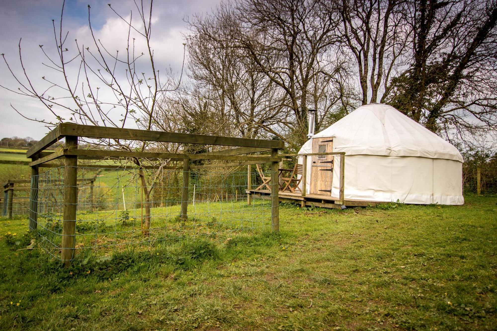 Hotel Ceridwen Glamping, Double Decker Bus And Yurts Llandysul Zewnętrze zdjęcie