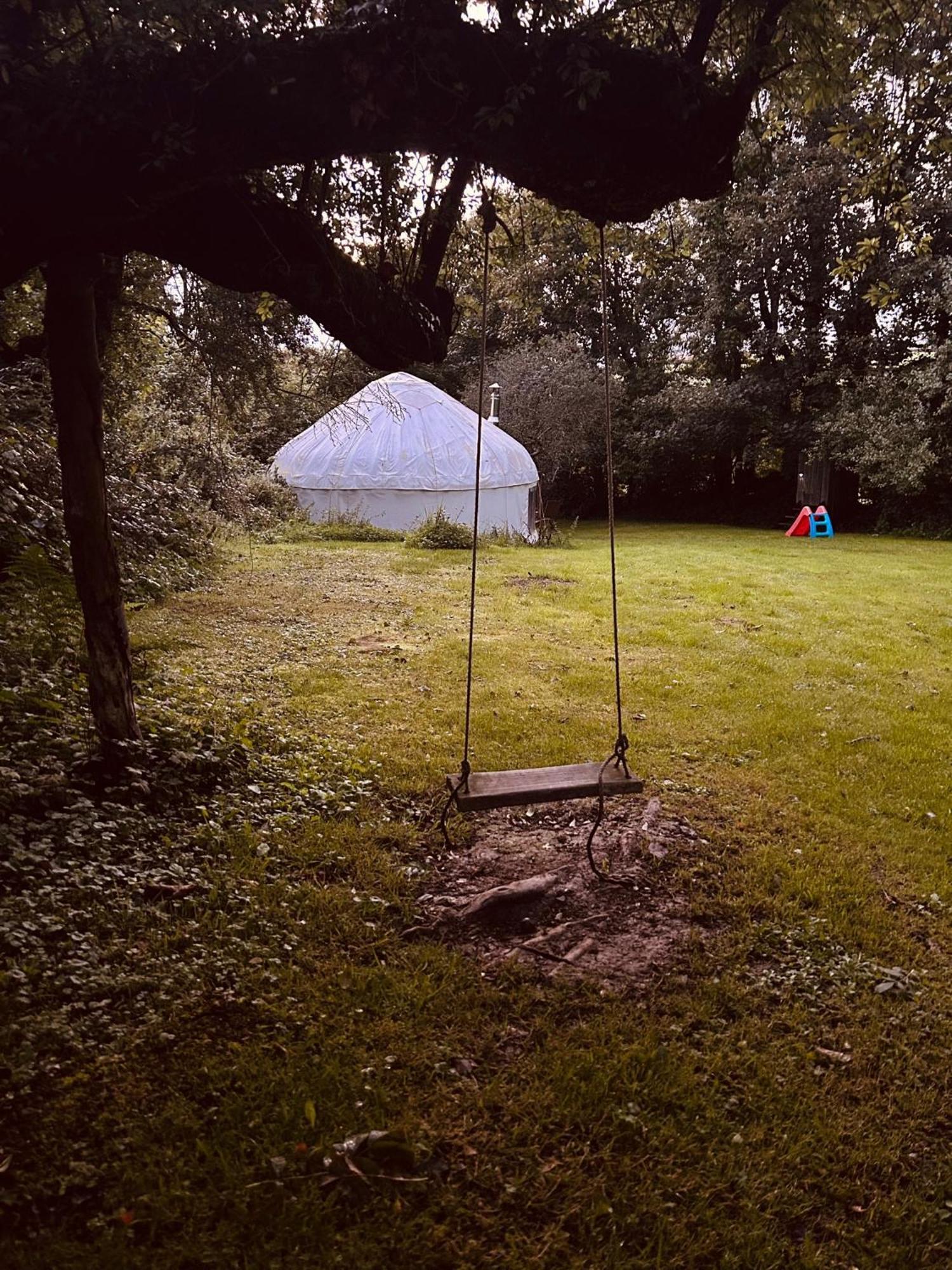 Hotel Ceridwen Glamping, Double Decker Bus And Yurts Llandysul Zewnętrze zdjęcie