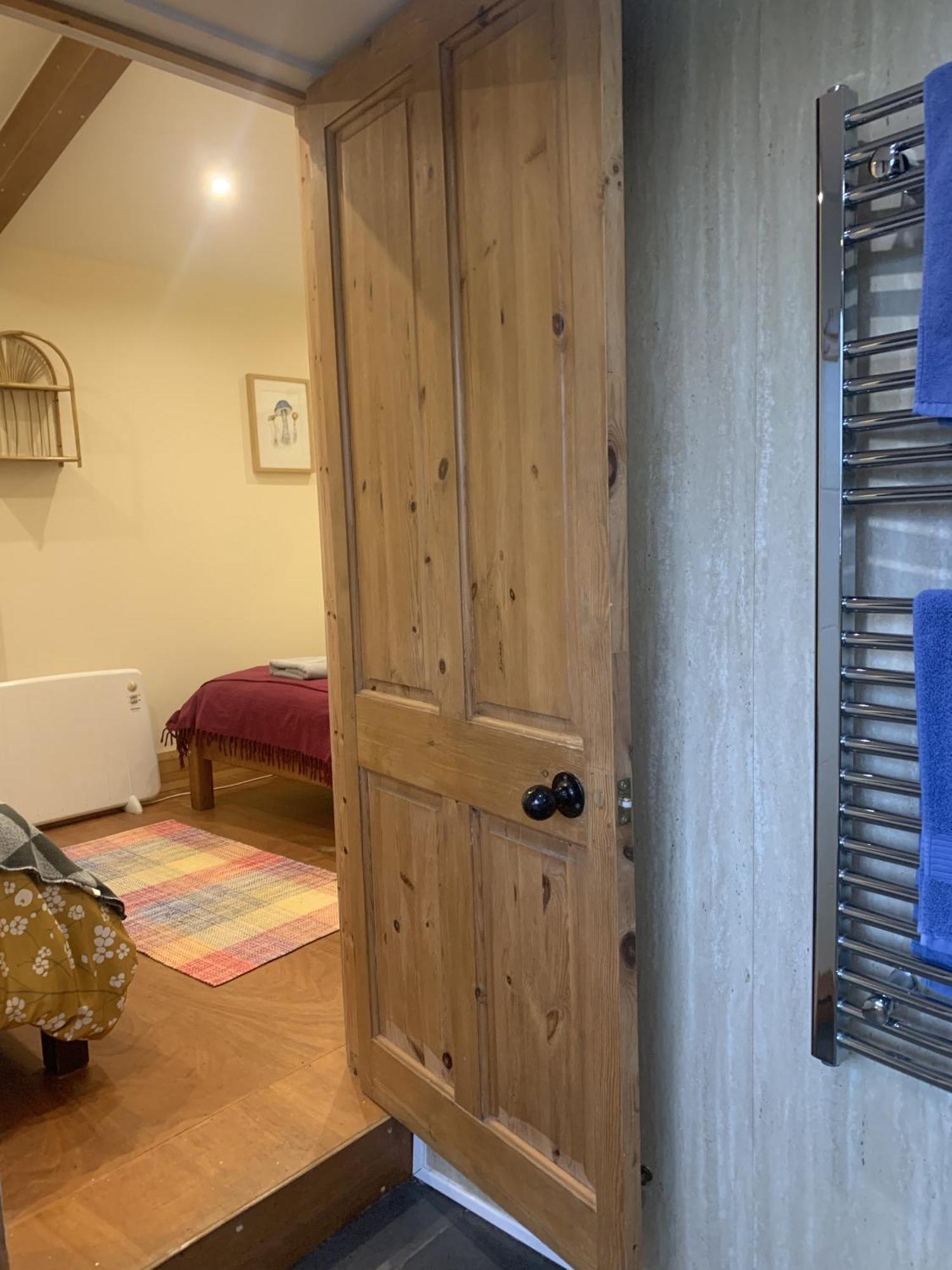 Hotel Ceridwen Glamping, Double Decker Bus And Yurts Llandysul Zewnętrze zdjęcie
