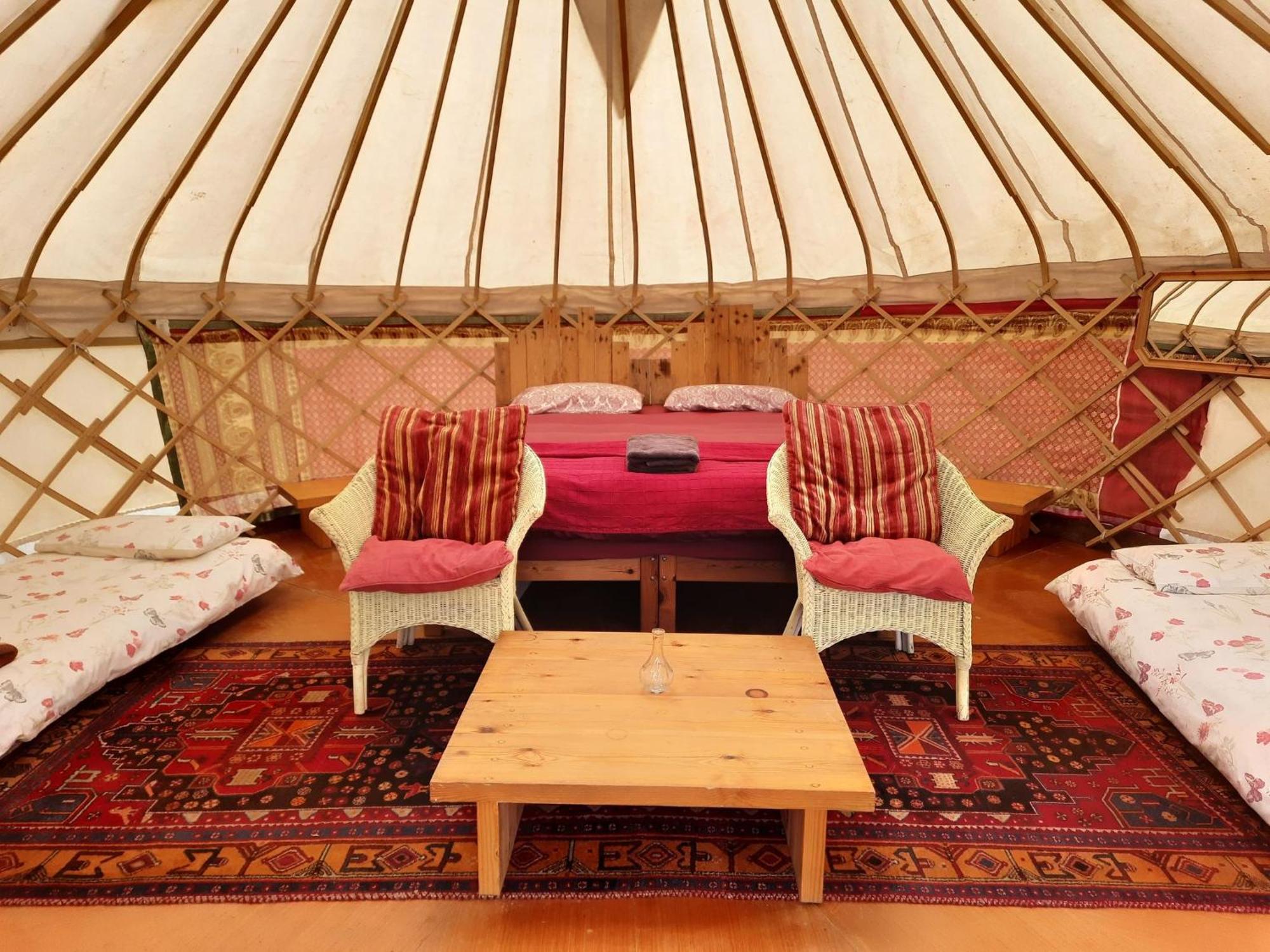 Hotel Ceridwen Glamping, Double Decker Bus And Yurts Llandysul Zewnętrze zdjęcie