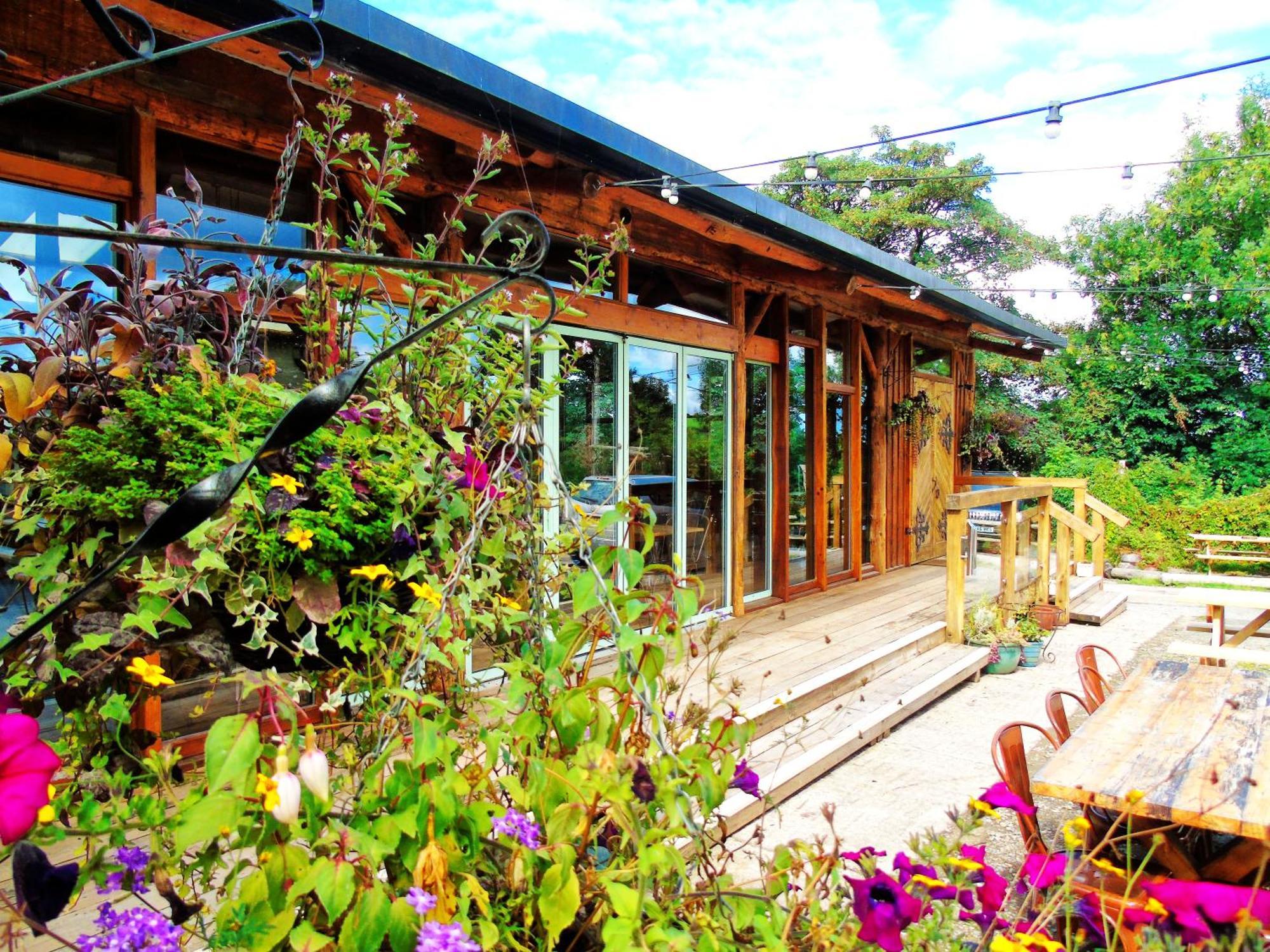 Hotel Ceridwen Glamping, Double Decker Bus And Yurts Llandysul Zewnętrze zdjęcie