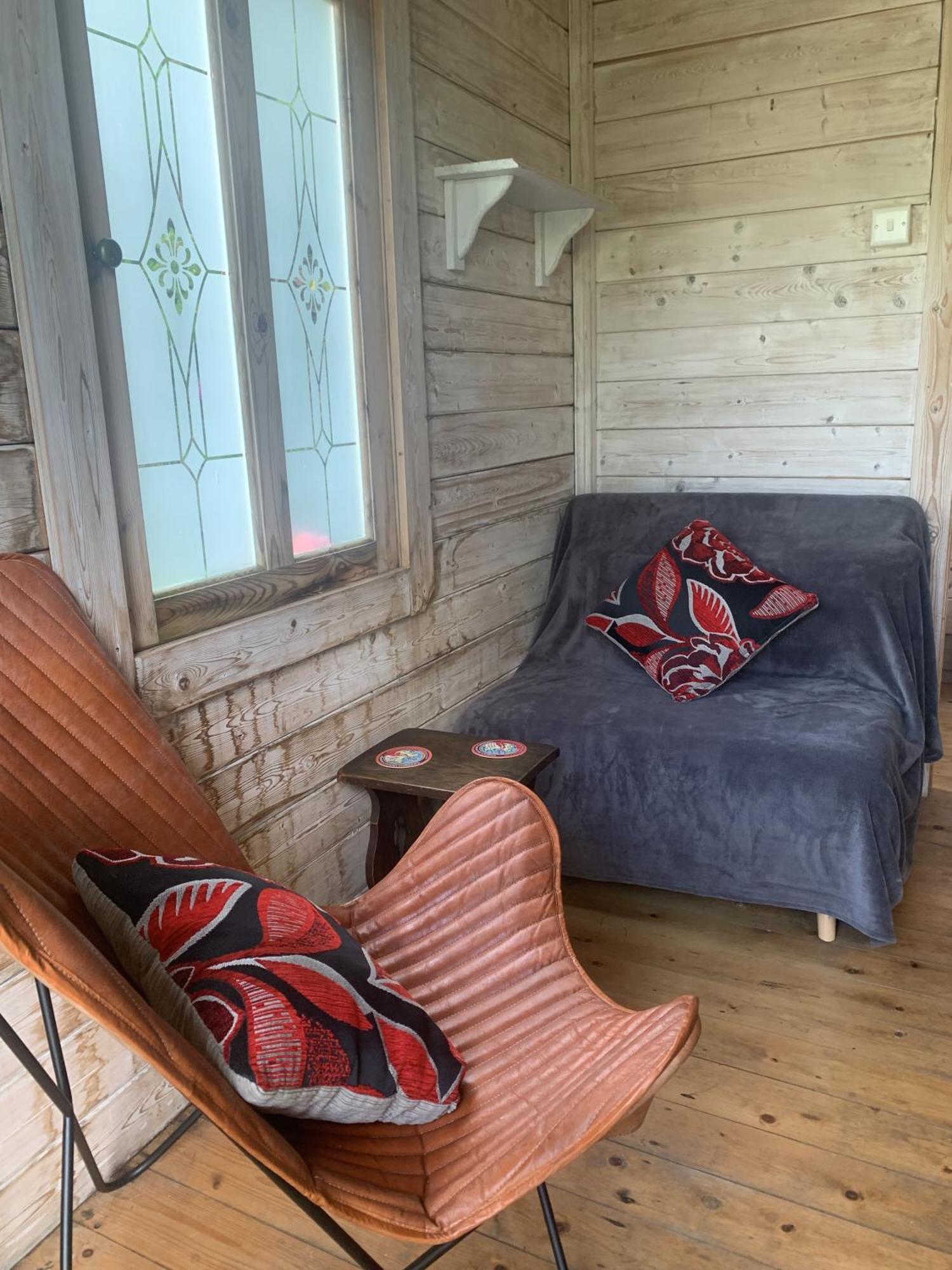 Hotel Ceridwen Glamping, Double Decker Bus And Yurts Llandysul Zewnętrze zdjęcie